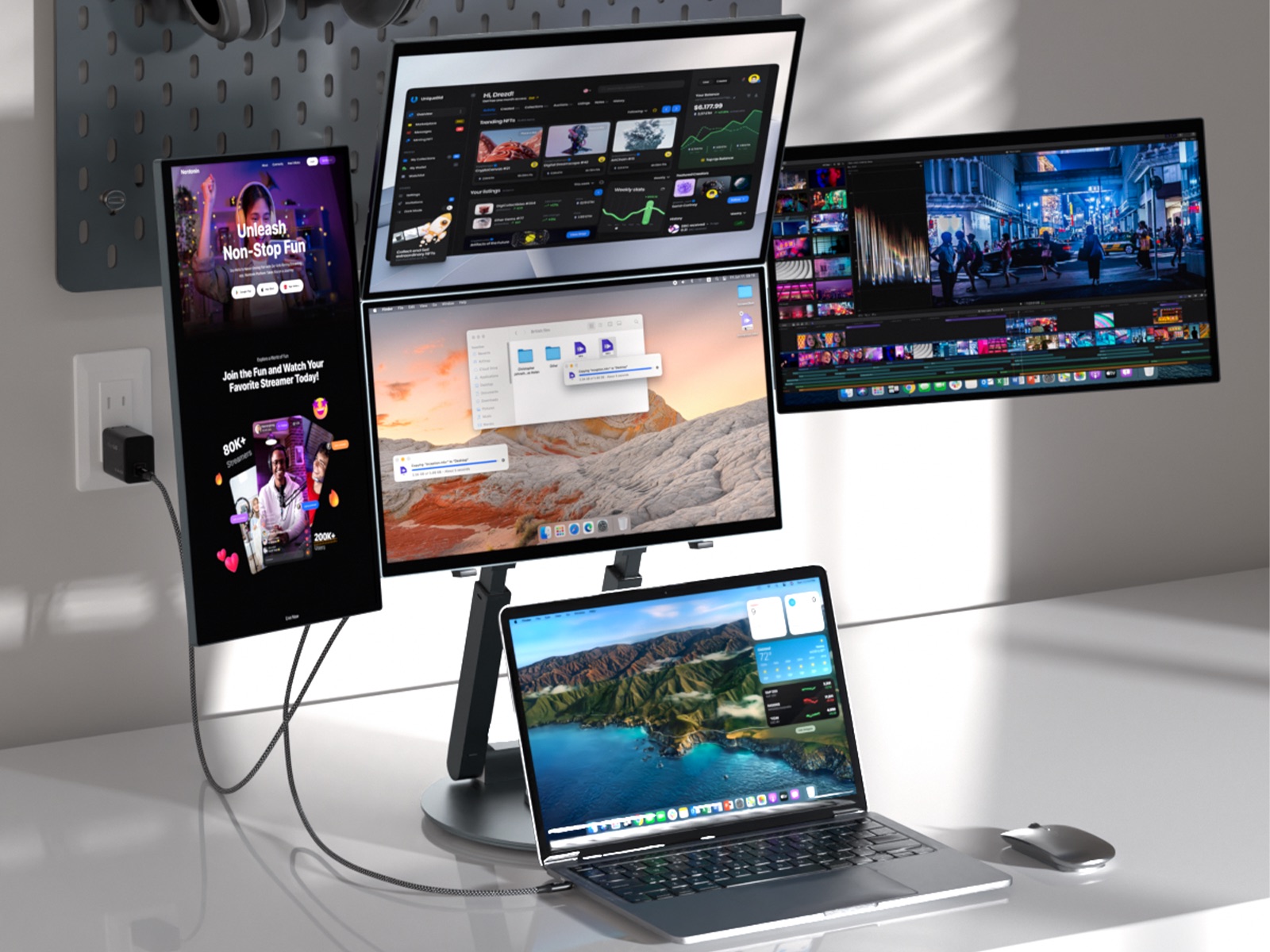 Ultrax Premium dörtlü monitör 4 ekranlı set, dizüstü bilgisayarla birlikte çalışma masasında