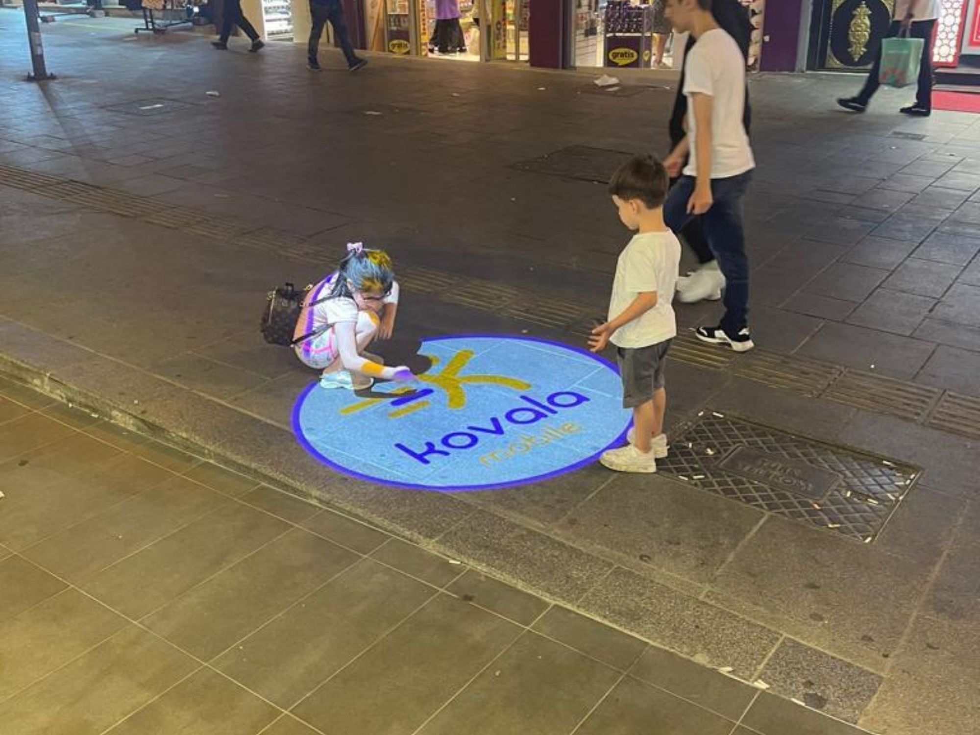 Cep Telefonu Mağazanızda Logo Lens ve Projektör ile Fark Yaratın