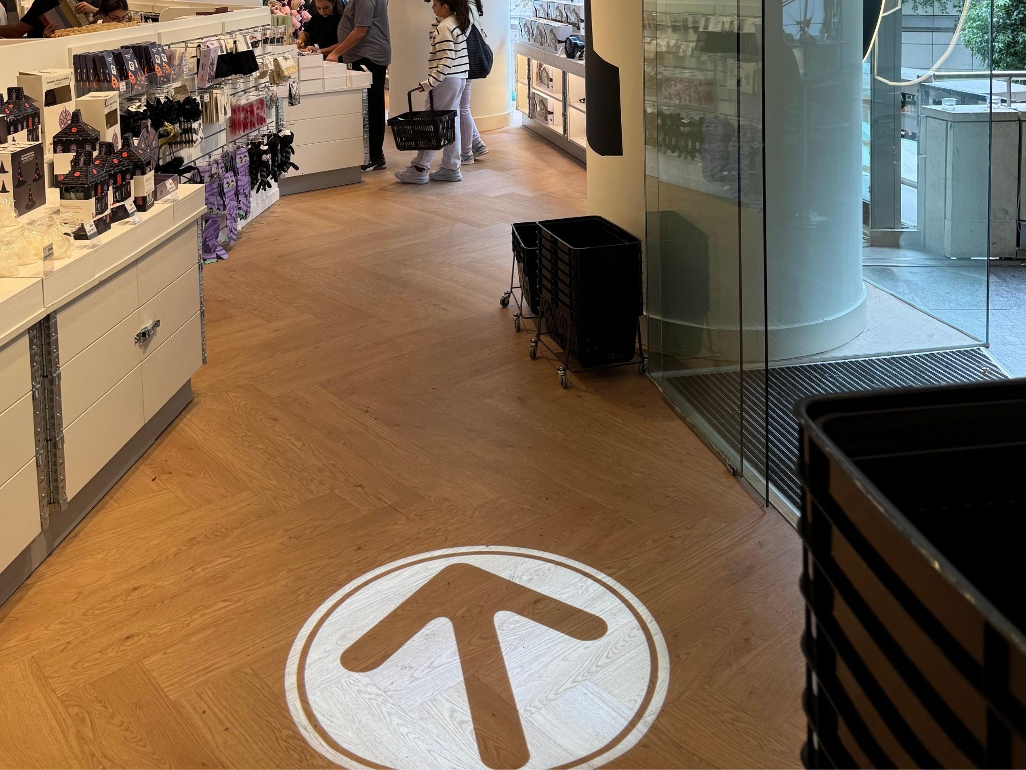 Bu Yana, O Yana, Doğru Yana: Yön Tariflerinde Logo Lens Teknolojisiyle Fark Yaratın