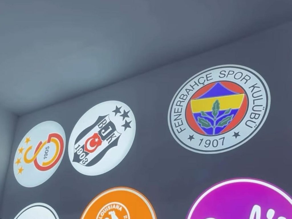 Logo Projektör