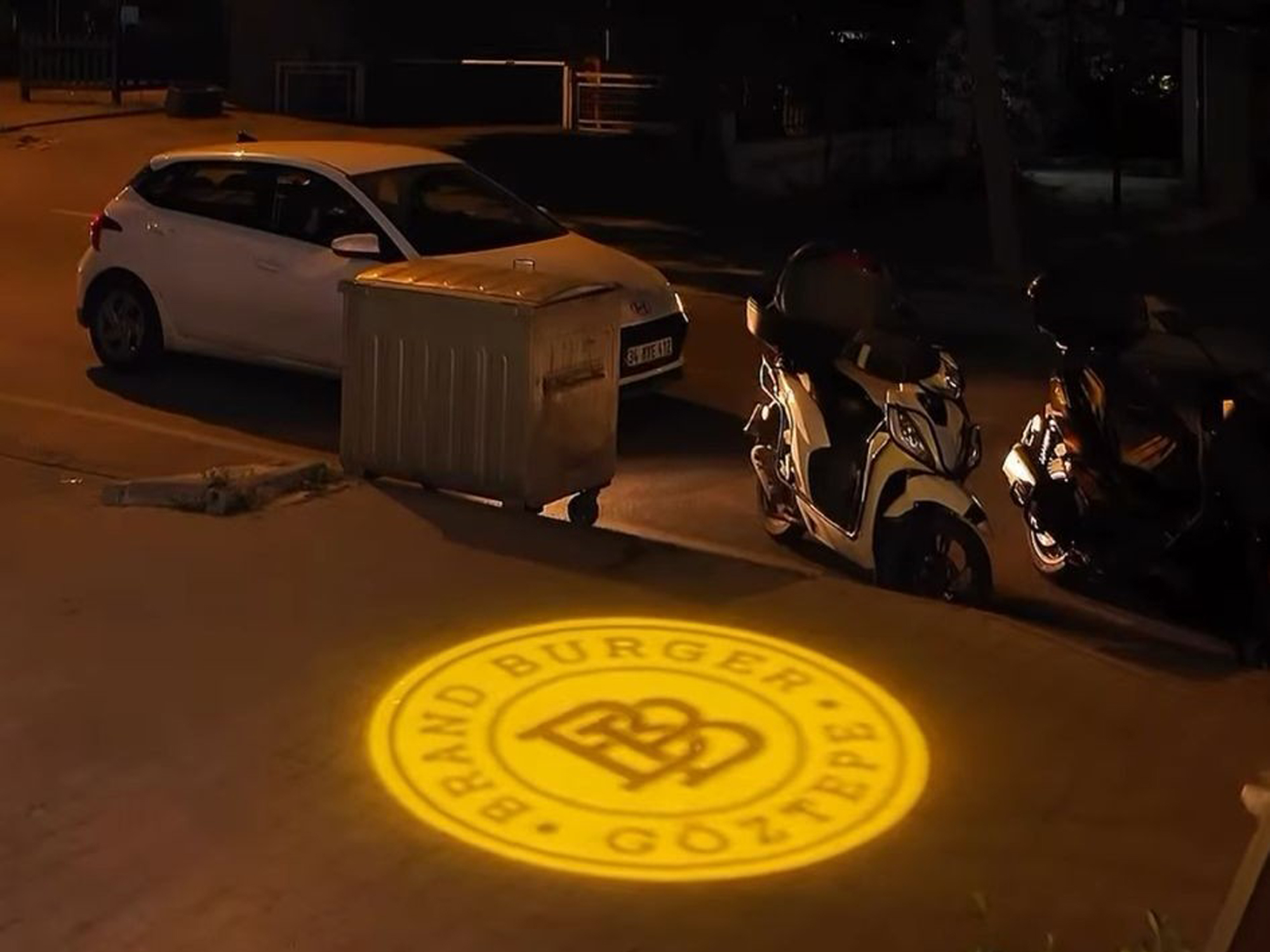 Burger Restoranlarında Logo Projektör Kullanmanın 5 Avantajı