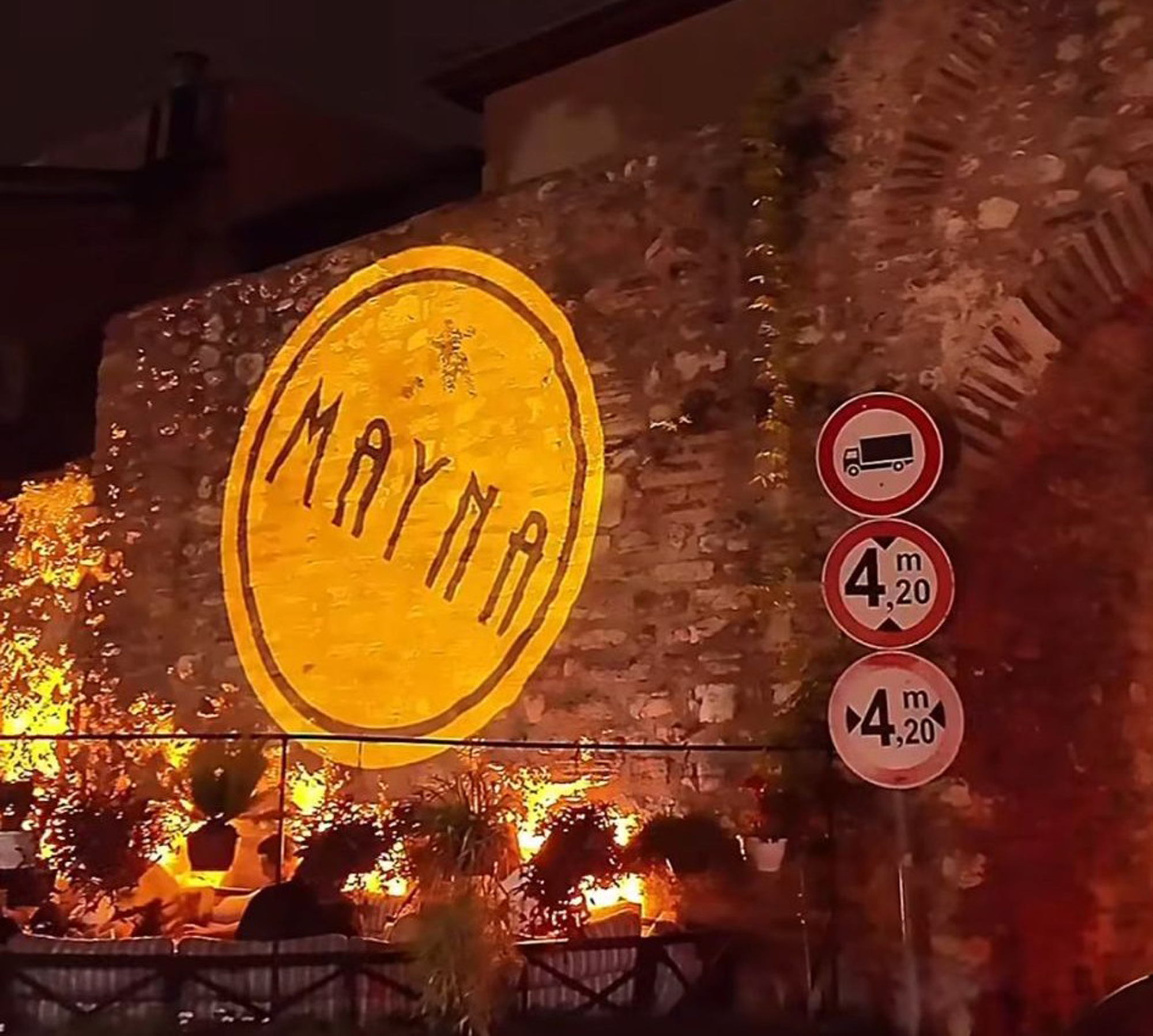 Doğru Logo Projektör Nasıl Seçilir? Watt, Lens ve Mesafe Rehberi