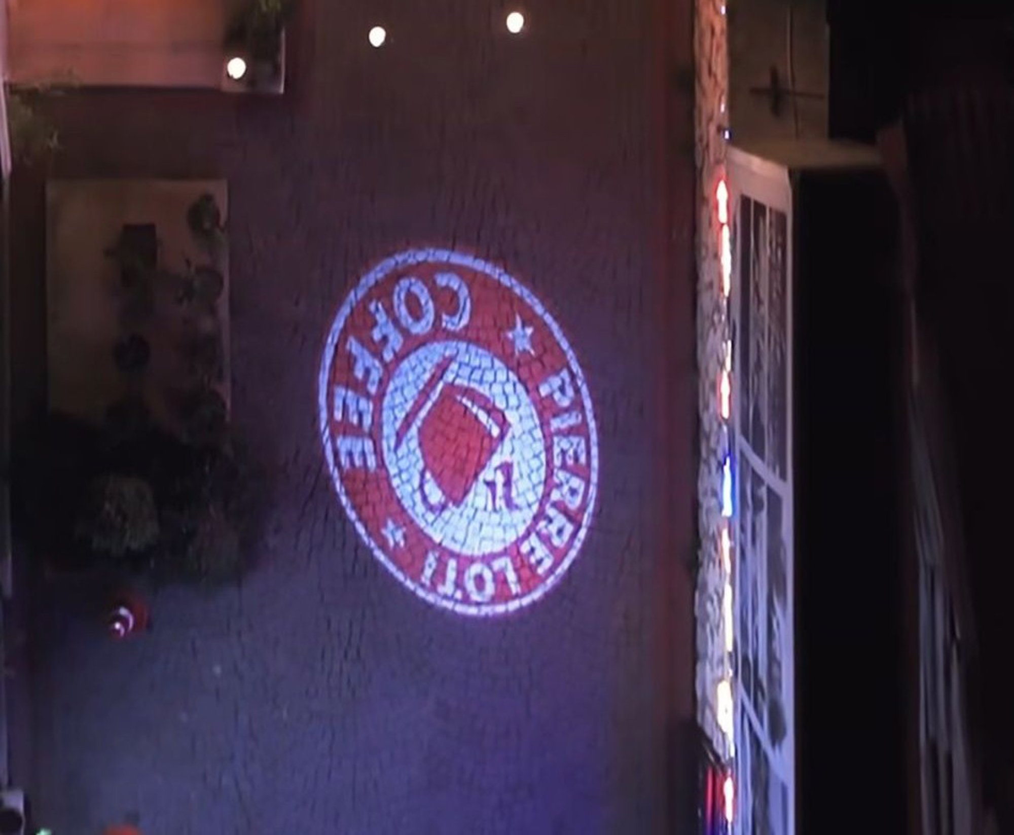 Logo Projektör ile 7/24 Görünür Marka Olun