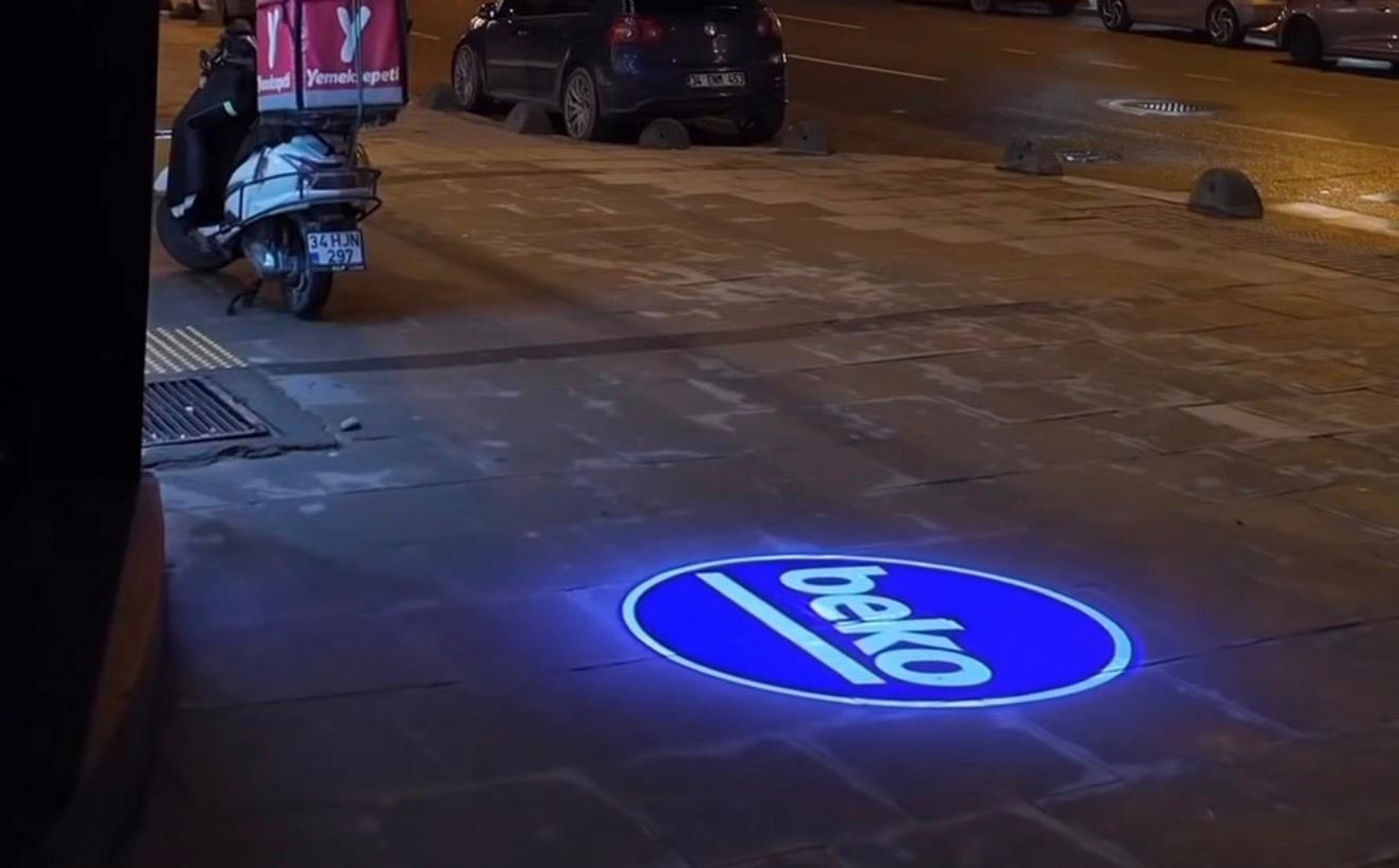 Dış Mekan Reklamında Yeni Trend: Logo Projektörler ve Işığın Gücüyle Markalaşma