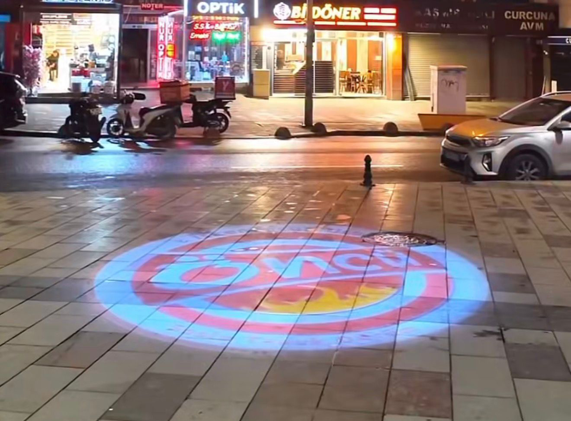 Gece Çalışan Restoranlar İçin 300W Logo Projektör Tavsiyesi: Karanlığı Marka Gücüne Dönüştürün