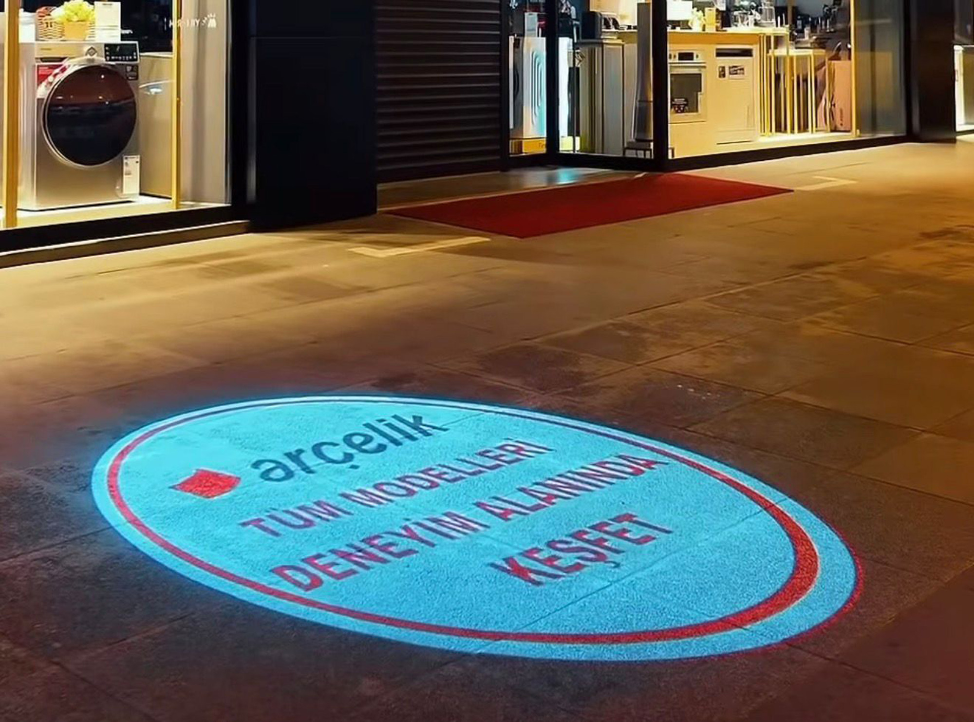 Perakende Mağazalarında Logo Projektör ile Müşteri Çekme Stratejileri