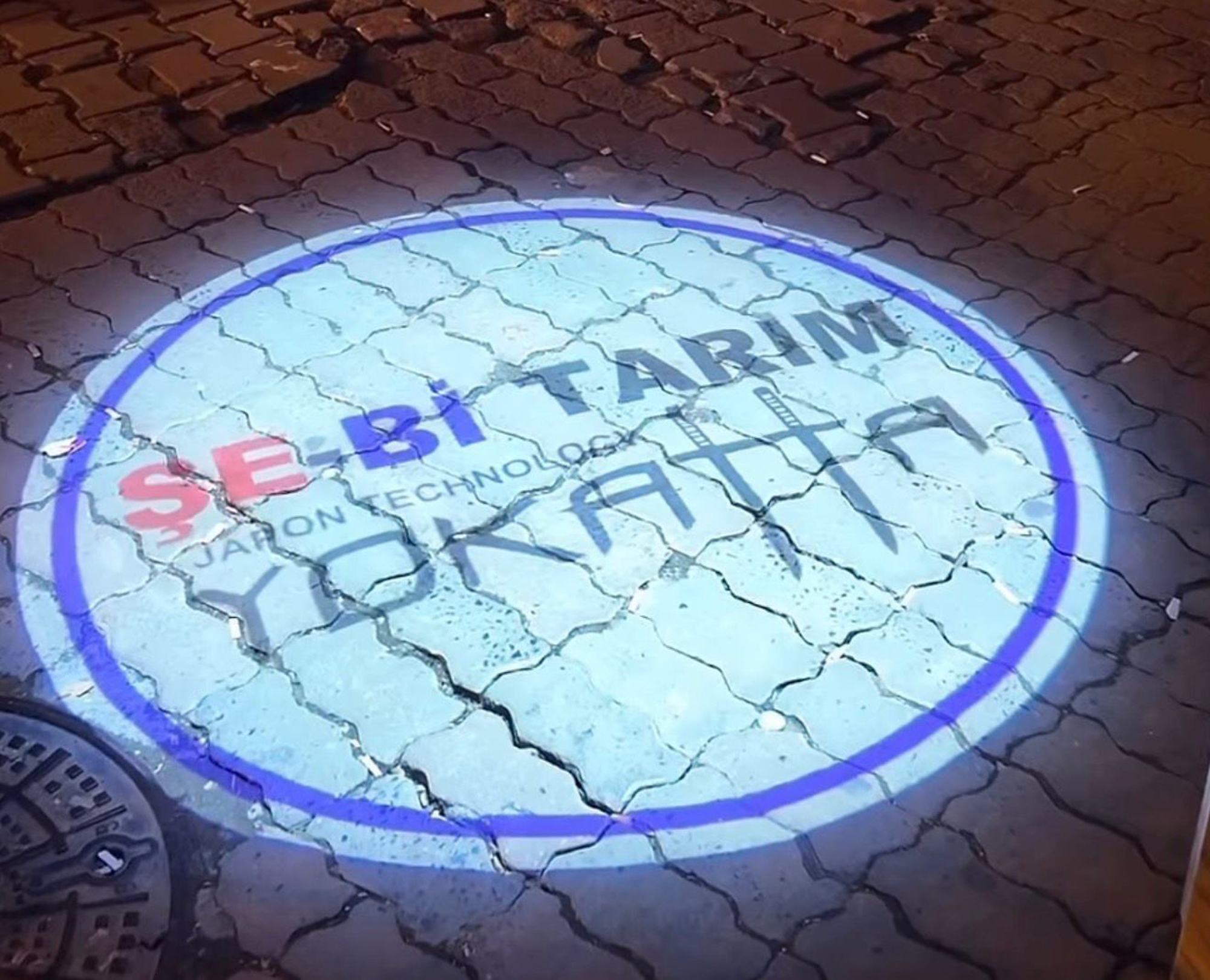 İşletmeler İçin En Uygun Logo Projektör Nasıl Seçilir? Watt ve Lens Rehberi