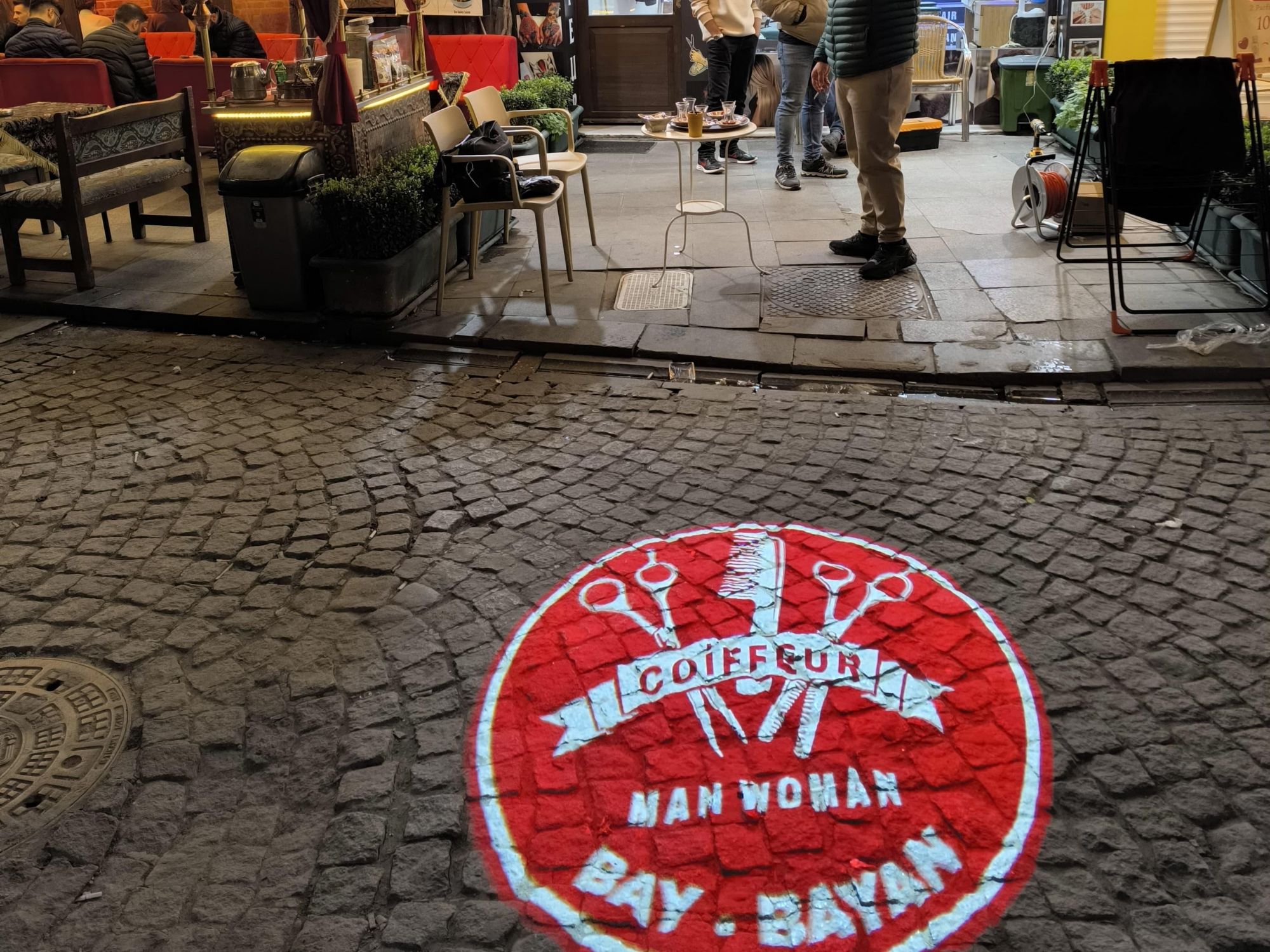 Logo Projektör ile Prestijli Marka Algısı Nasıl Oluşturulur?