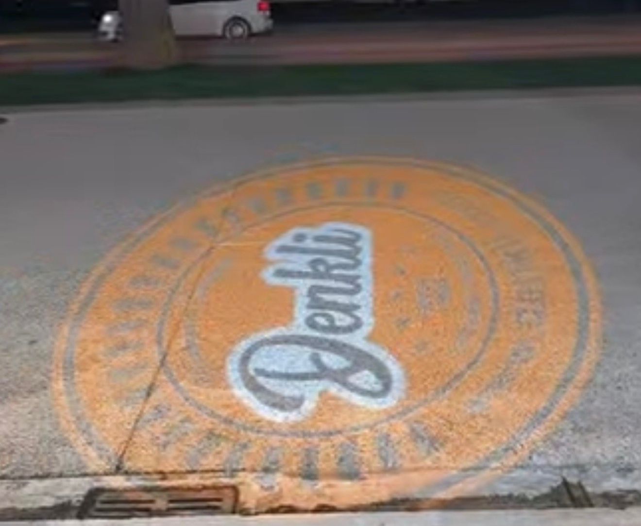 Etkinlik ve Organizasyonlarda Logo Projektör Kullanmanın Faydaları: Deneyim Tasarımında Işığın Rolü