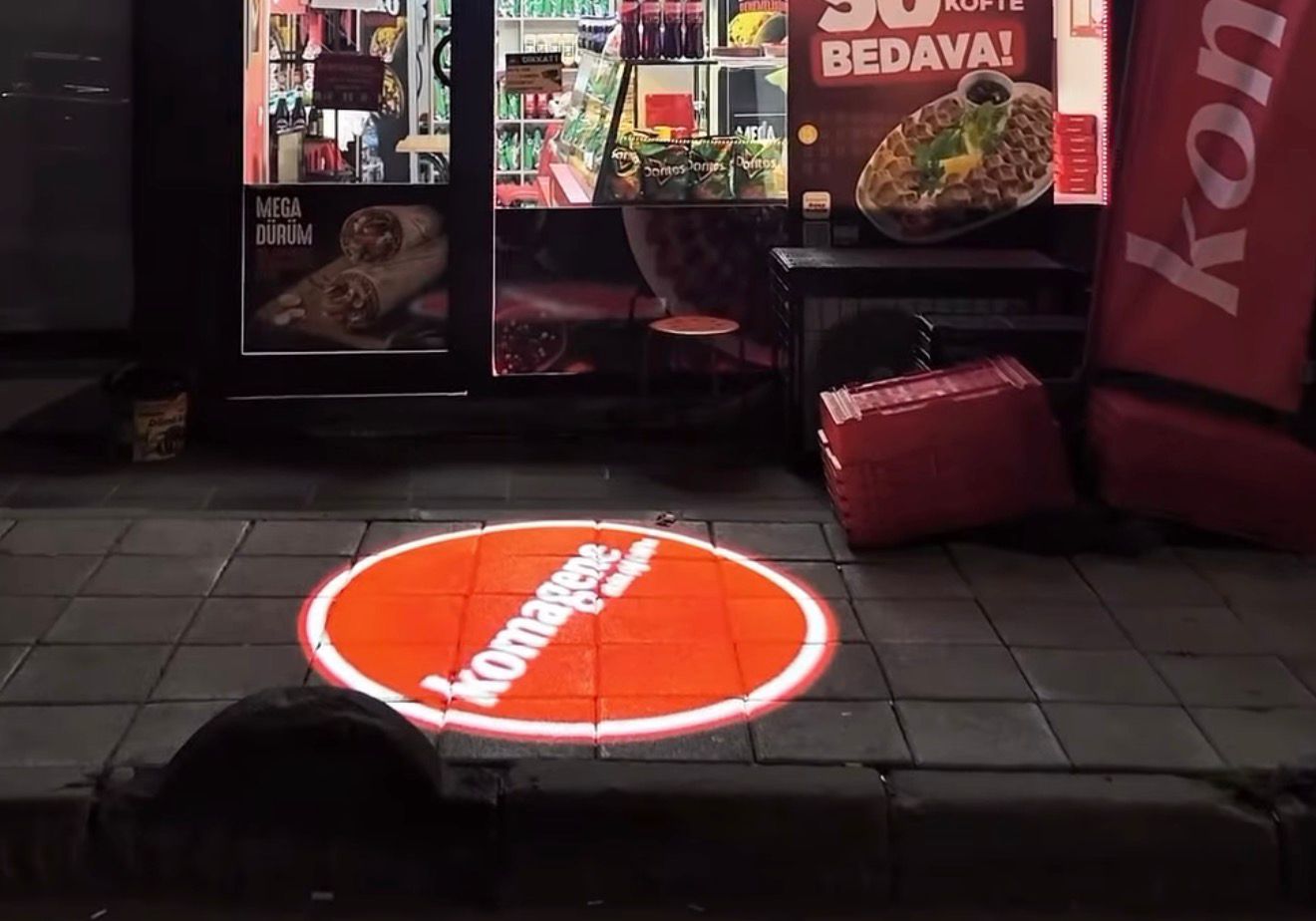 Fabrika ve Endüstriyel Tesislerde Logo Projektör Kullanım Alanları
