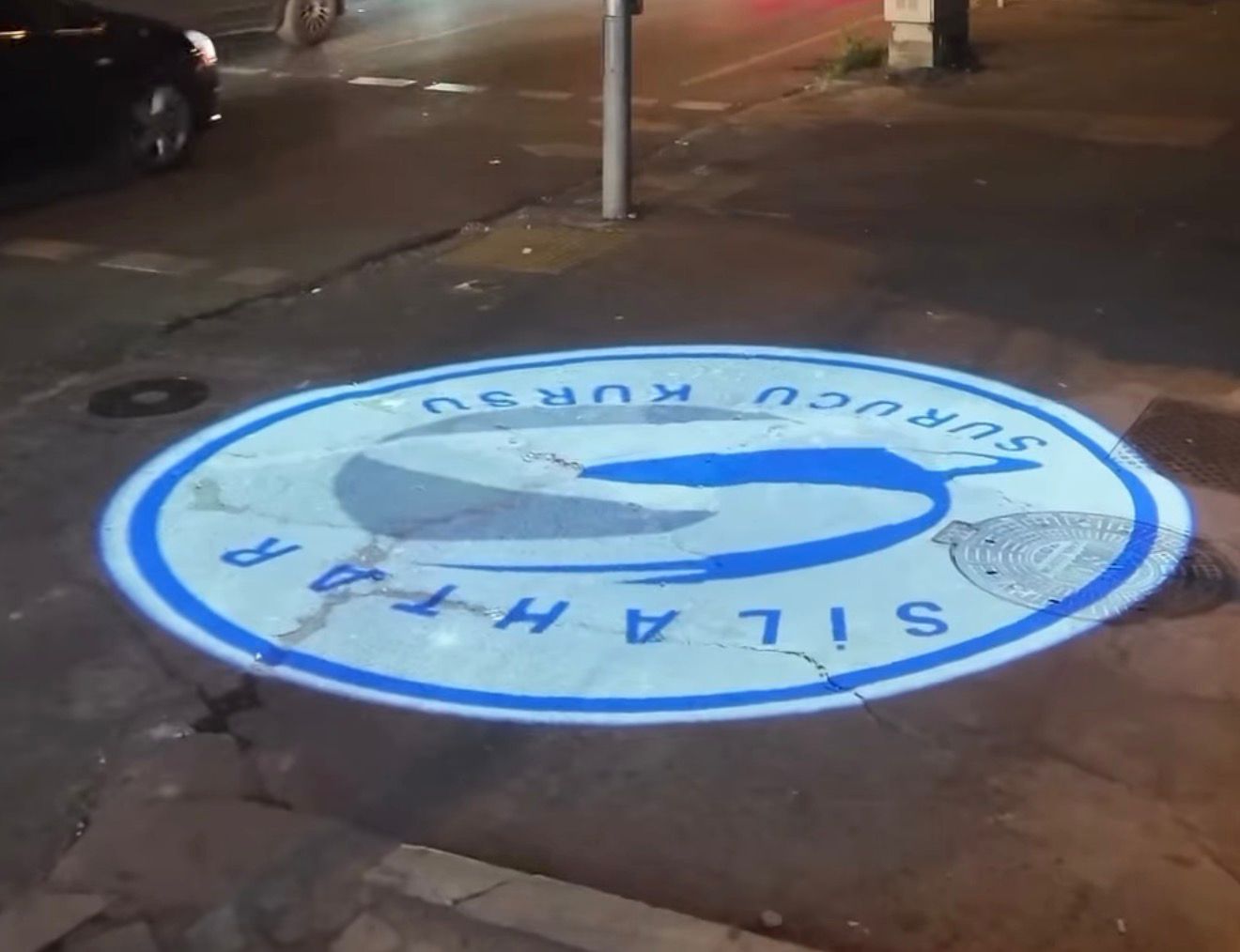 Logo Projektör Seçerken Dikkat Edilmesi Gereken 10 Önemli Kriter: İşletmeniz İçin En Doğru Reklam Yatırımı