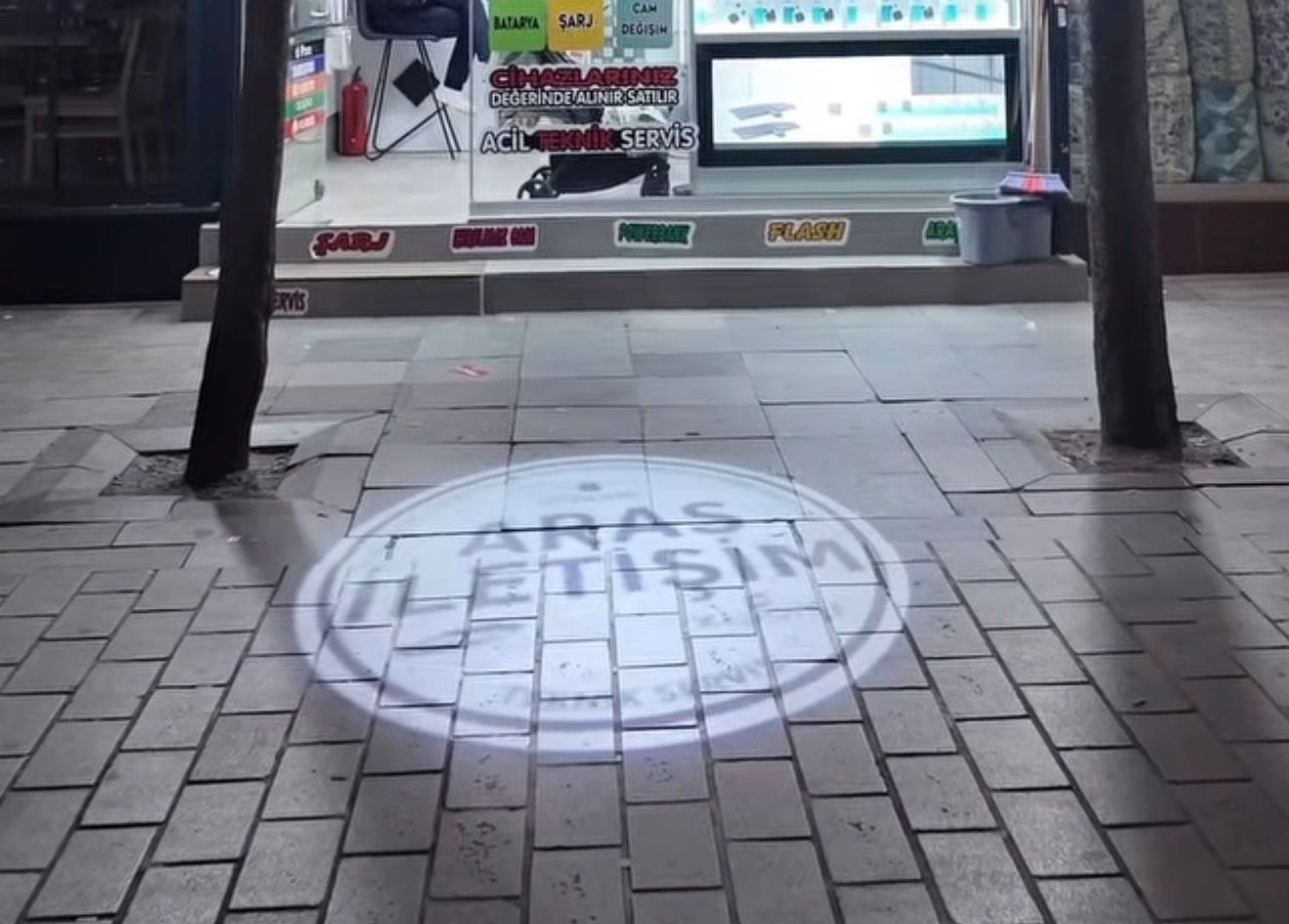 Logo Projektör ile Gece Reklamcılığı Nasıl Daha Etkili Hale Getirilir?